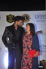 Abhishek Bachchan, Farah Khan at the 21st Lions Gold Awards 2015 in Mumbai on 6th Jan 2015